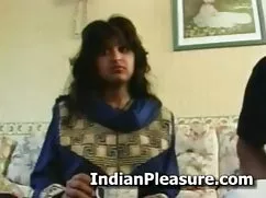 सींग का बना फूहड़ उस ...