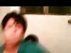 गली का हिंदी मूवी से ...