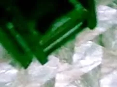 वह अपनी गीली बिल्ली  ...