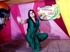 सींग का बना सेक्सी श ...