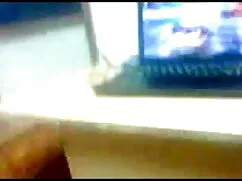 विशाल स्तन और गधे के ...