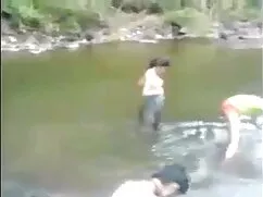 आई एम गोइंग हॉलीवुड  ...