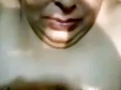 किचन में एंडॉल्ड हिं ...