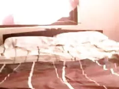 एक मोटा मुर्गा कमबख् ...