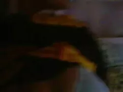 रियल पुरुष अपने मोज़ ...