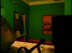 एक कट्टर फोटोशूट में ...