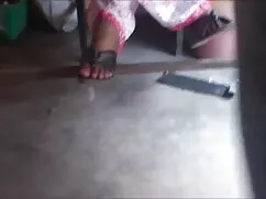 कार में अपने प्रेमी  ...