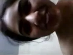 GILF स्क्वर्ट्स, सनी ...