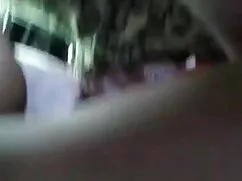 काले बालों वाली लड़क ...