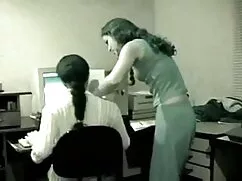 मेन्स रूम R20 में से ...