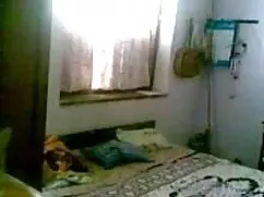 एशियाई किशोर युगल चू ...