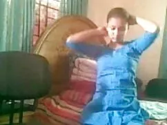 खूबसूरत किशोर कॉफी औ ...