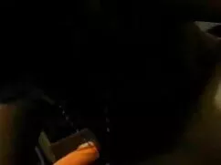 आबनूस लड़की ने सोफे  ...